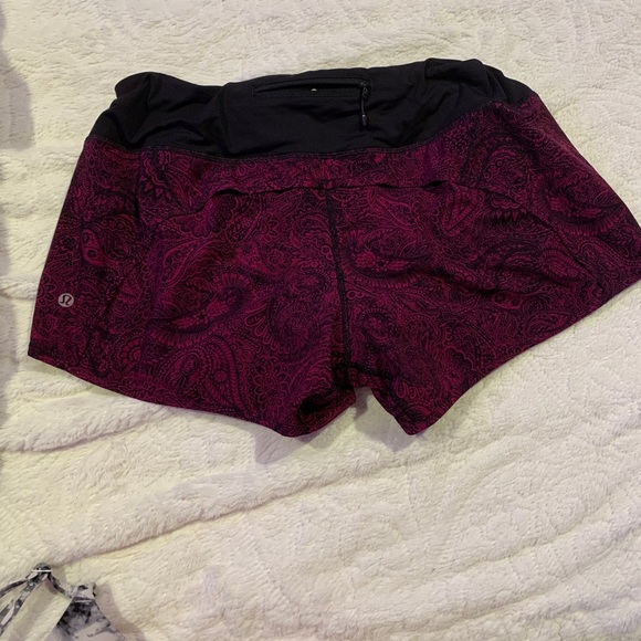 lululemon shorts - Picture 3 of 4